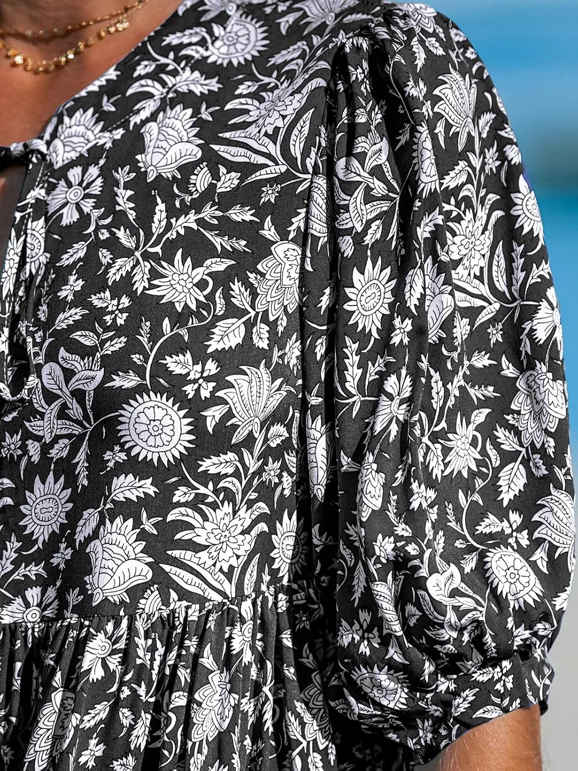 CUPSHE Women Floral Mini Summer Dress Ditsy V Neck Tie Puff Half Sleeve High Waist Smocked A Line Casual Beach Dresses