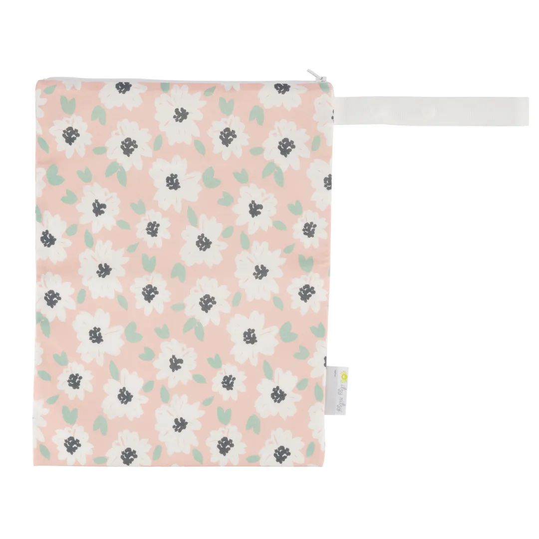 Itzy Ritzy Travel Happens Medium Wet Bags