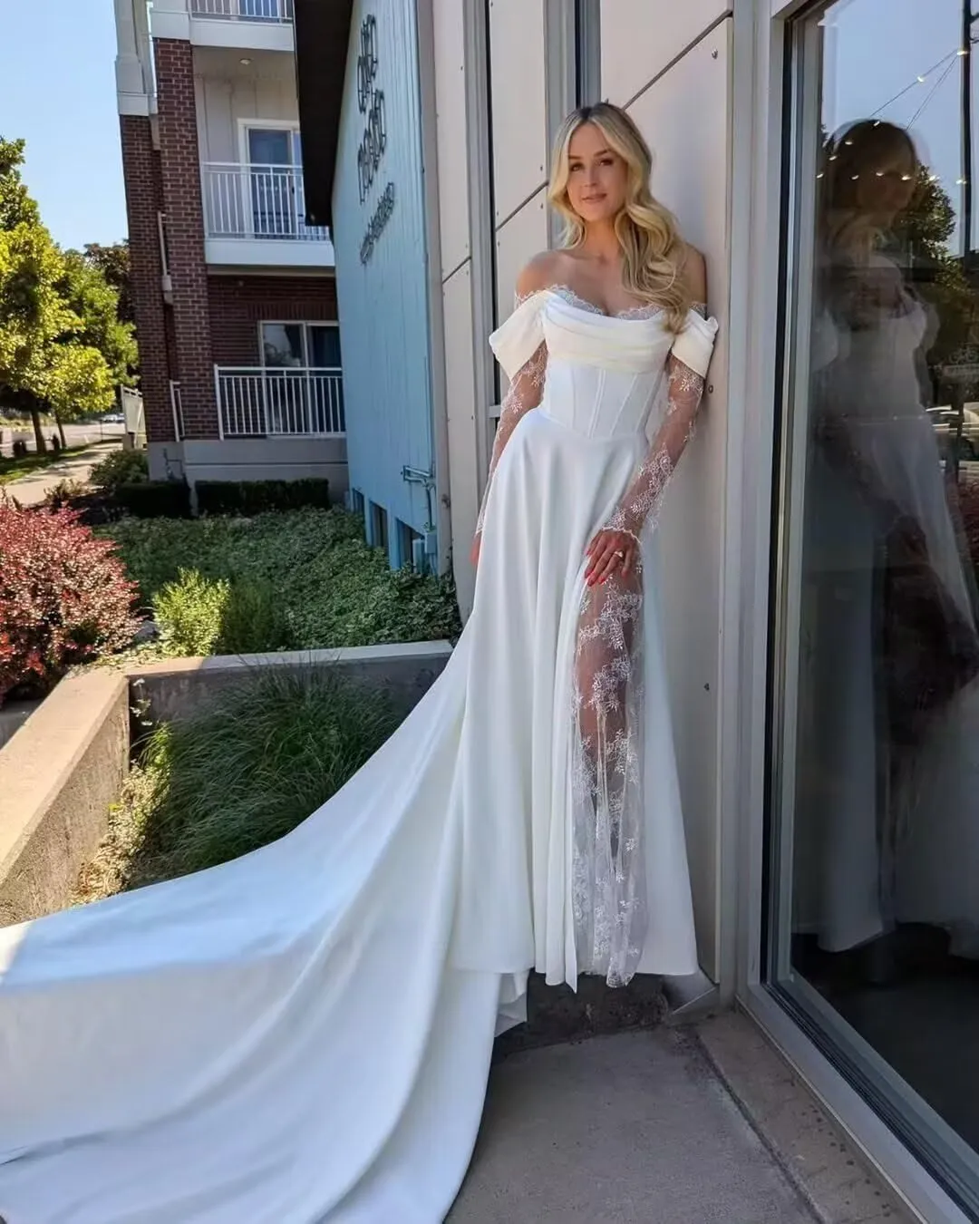 Lace Wedding Dresses for Bride Simple Spaghetti Straps Chiffon Bridal Ball Gowns with Slit