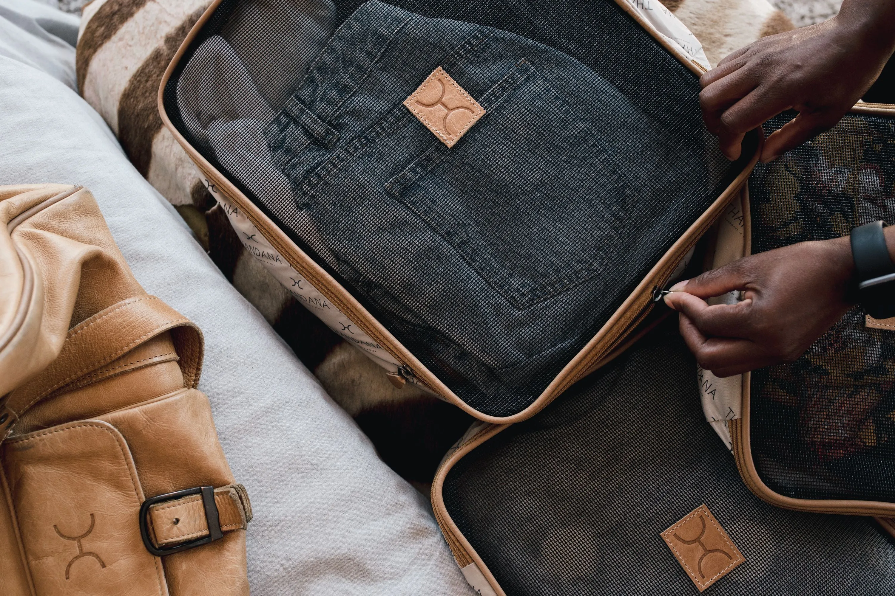 Travel Luggage Organizer Pods Logo Print